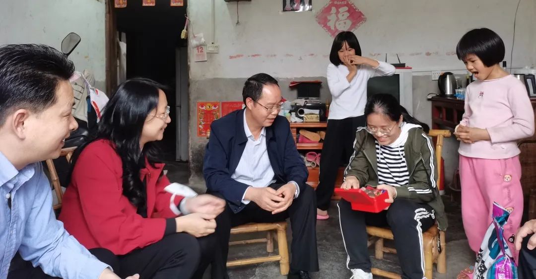 必发88网站集团党委副书记、董事、工会主席黄家合带队调研指导乡村振兴驻镇帮扶工作