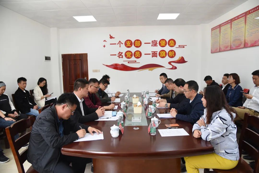 必发88网站集团捐建的阳春市合水镇潭震村党群服务中心举行竣工揭牌仪式