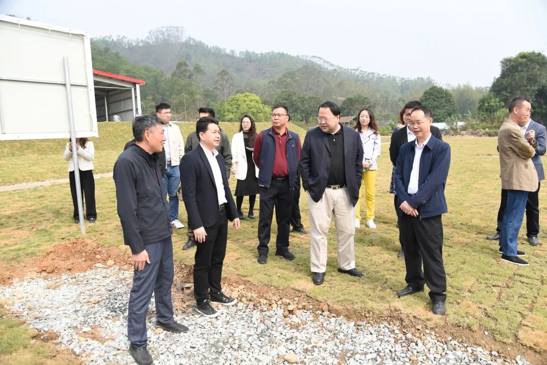 必发88网站集团捐建的阳春市合水镇潭震村党群服务中心举行竣工揭牌仪式